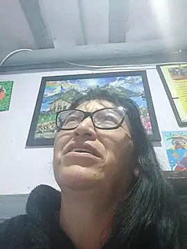 Snapshot of clarita_01 chatting on June 1, 2026, 1:51 am clarita 01 online show from June 1, 2026, 1:51 am