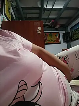 Snapshot of clarita_01 chatting on June 8, 2026, 10:04 am clarita 01 online show from June 8, 2026, 10:04 am