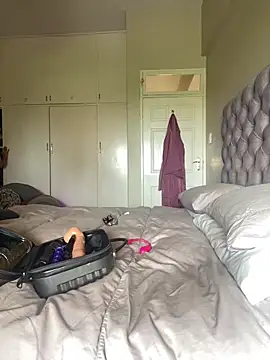 Snapshot of Indianbutter11 chatting on February 23, 2025, 7:33 am Indianbutter11 online show from February 23, 2025, 7:33 am