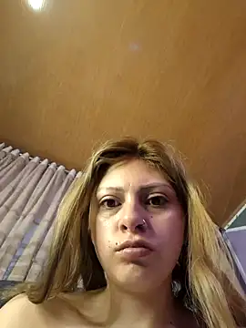 Snapshot of Emmily_Walker chatting on December 18, 2025, 1:06 pm Emmily Walker online show from December 18, 2025, 1:06 pm