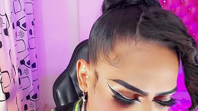 Snapshot of Aslhy_Goddessx chatting on October 3, 2025, 3:36 am Aslhy Goddessx online show from October 3, 2025, 3:36 am