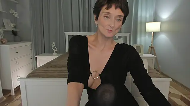 Snapshot of SimonaDeBeauvoir chatting on December 5, 2024, 12:44 pm SimonaDeBeauvoir online show from December 5, 2024, 12:44 pm