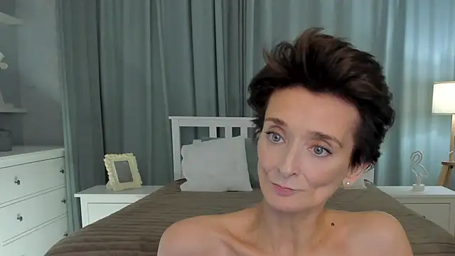 Snapshot of SimonaDeBeauvoir chatting on December 20, 2024, 1:54 pm SimonaDeBeauvoir online show from December 20, 2024, 1:54 pm