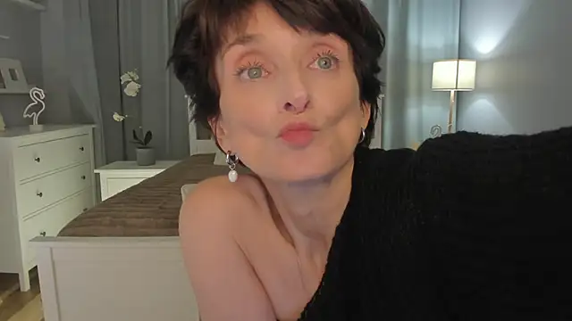 Snapshot of SimonaDeBeauvoir chatting on February 13, 2025, 1:59 pm SimonaDeBeauvoir online show from February 13, 2025, 1:59 pm