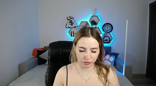 SabrinViolet online show from February 26, 2025, 9:10 am