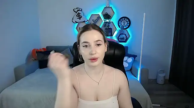 SabrinViolet online show from March 4, 2025, 9:07 am