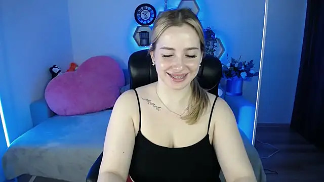 SabrinViolet online show from November 28, 2025, 9:12 am