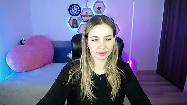 SabrinViolet online show from February 14, 2026, 9:06 am