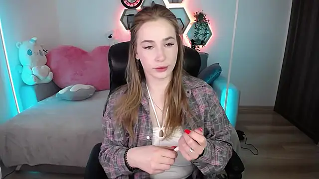 SabrinViolet online show from April 26, 2026, 8:12 am