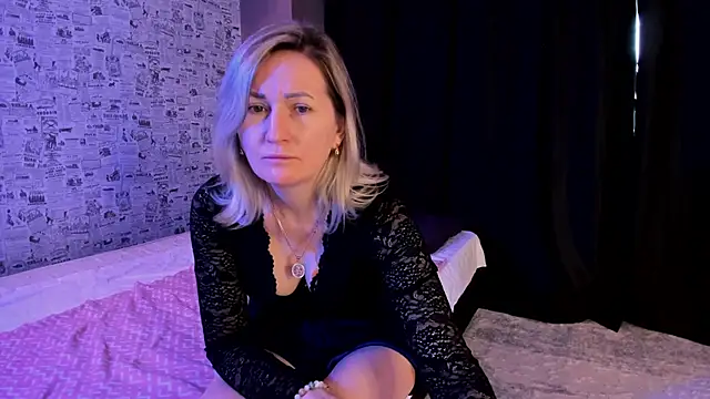 Snapshot of AriFleow chatting on November 13, 2025, 5:17 am AriFleow online show from November 13, 2025, 5:17 am