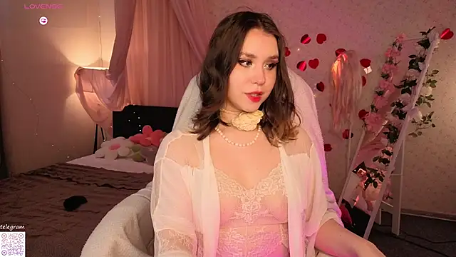 lilly Cherry  online show from April 30, 2026, 11:38 am