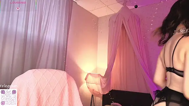 lilly Cherry  online show from July 5, 2026, 11:17 am