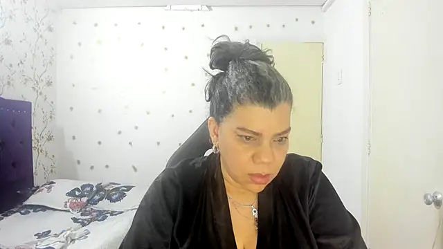 Snapshot of vikyadams chatting on May 12, 2026, 9:39 am vikyadams online show from May 12, 2026, 9:39 am