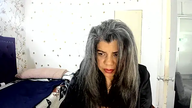 Snapshot of vikyadams chatting on July 6, 2026, 10:56 am vikyadams online show from July 6, 2026, 10:56 am