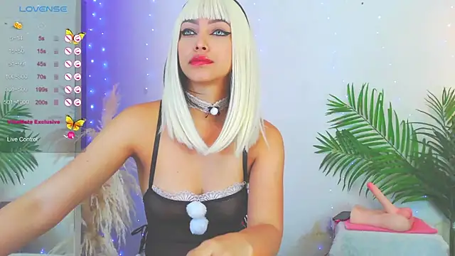 Snapshot of catalina__lovers chatting on December 18, 2024, 3:33 pm catalina lovers online show from December 18, 2024, 3:33 pm