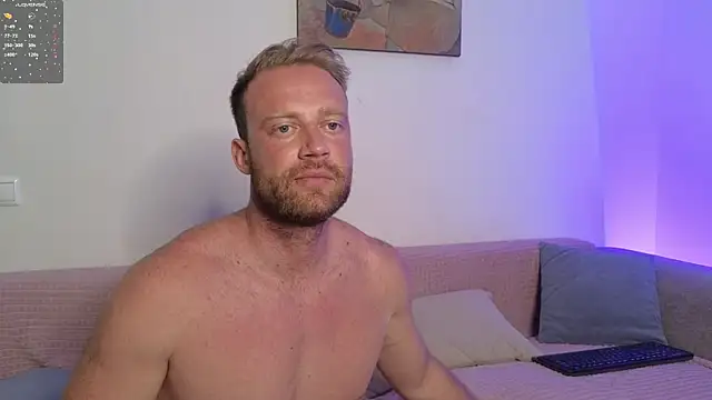 Snapshot of MaxMia chatting on July 13, 2026, 6:38 am MaxMia online show from July 13, 2026, 6:38 am