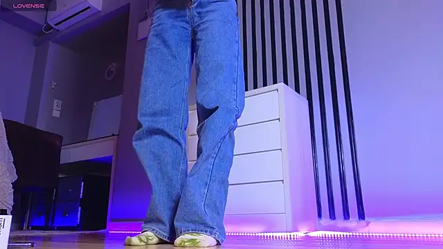 tinki winkii online show from February 3, 2025, 11:36 pm