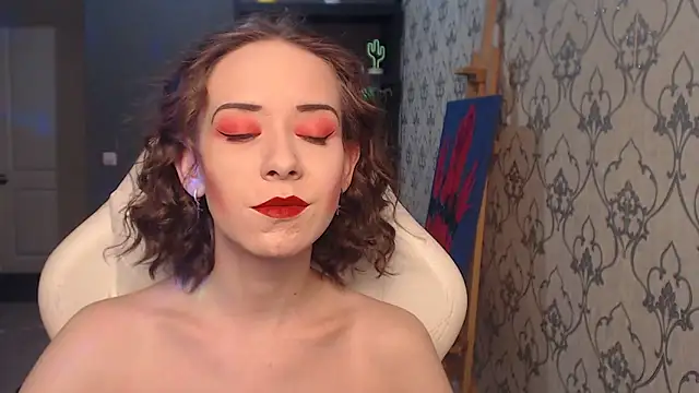 FascinatingEyess online show from June 11, 2026, 7:12 pm