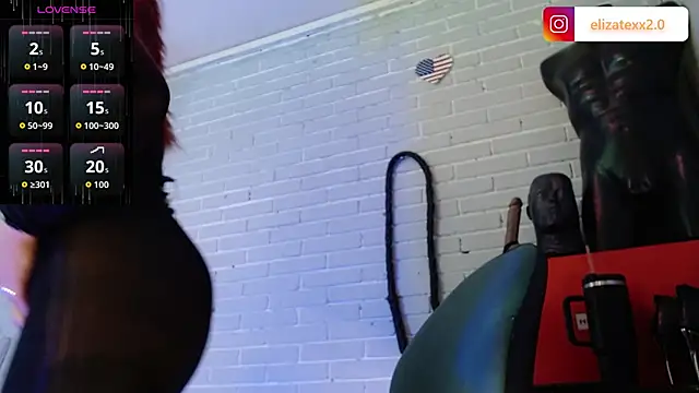 Snapshot of elizatexx chatting on June 1, 2026, 8:32 pm elizatexx online show from June 1, 2026, 8:32 pm
