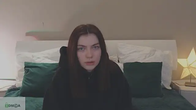 katty  cat online show from December 15, 2024, 4:04 pm