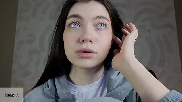 katty  cat online show from January 31, 2025, 1:02 pm