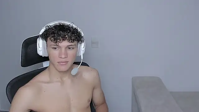 laurent nova online show from September 14, 2025, 8:30 pm