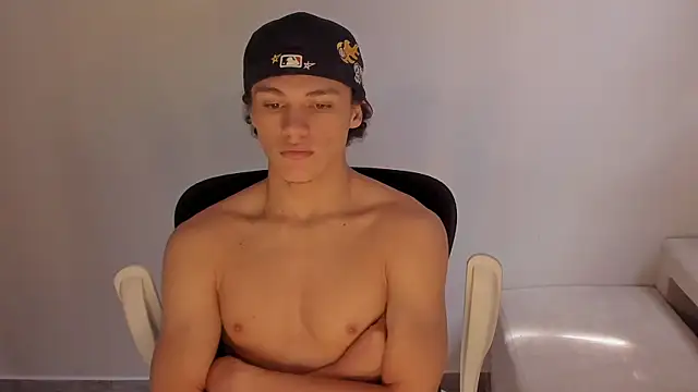 laurent nova online show from December 19, 2025, 6:04 pm