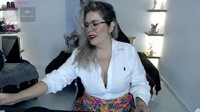 Snapshot of zehra_sanem chatting on June 5, 2026, 7:30 pm zehra sanem online show from June 5, 2026, 7:30 pm
