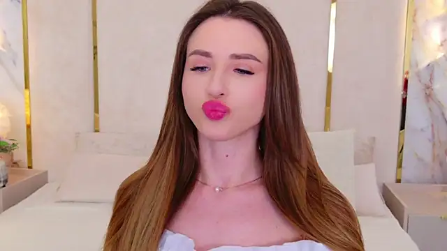 Jullia Carter online show from March 20, 2025, 1:04 pm