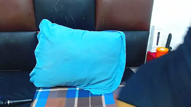 Snapshot of Brookylynbrownxx chatting on February 17, 2025, 5:04 am Brookylynbrownxx online show from February 17, 2025, 5:04 am