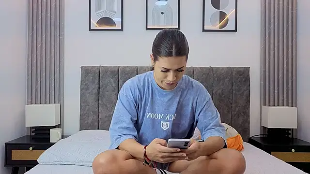 Luciana Ortiz1 online show from February 24, 2026, 1:42 pm