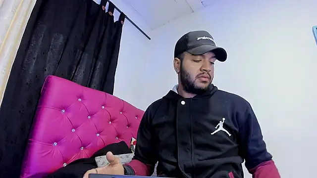 Snapshot of katia__dann chatting on January 9, 2025, 12:09 pm katia dann online show from January 9, 2025, 12:09 pm