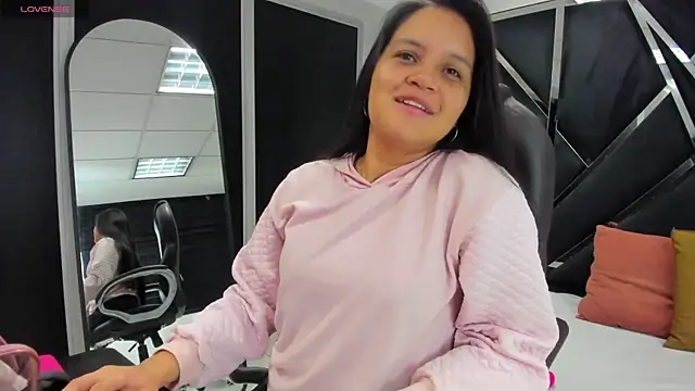 Snapshot of Ivanna18_x chatting on September 20, 2025, 3:29 am Ivanna18 x online show from September 20, 2025, 3:29 am