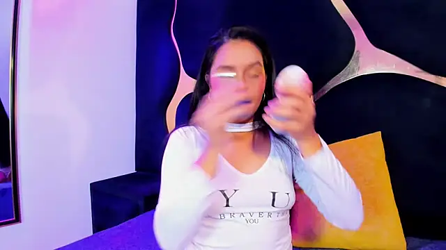 Snapshot of Ivanna18_x chatting on October 9, 2025, 3:59 am Ivanna18 x online show from October 9, 2025, 3:59 am