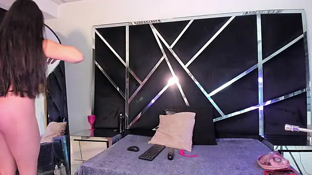 Snapshot of Ivanna18_x chatting on November 8, 2025, 3:29 am Ivanna18 x online show from November 8, 2025, 3:29 am