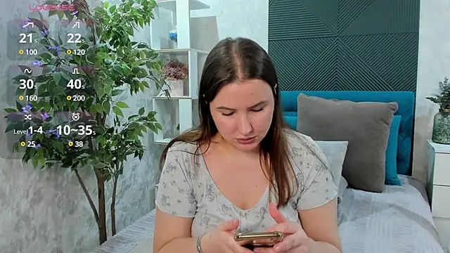 Snapshot of FeralPeach chatting on February 15, 2025, 8:54 am FeralPeach online show from February 15, 2025, 8:54 am