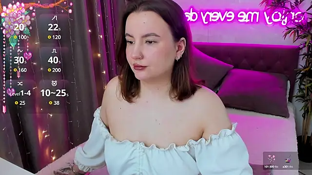 Snapshot of FeralPeach chatting on March 21, 2025, 6:05 am FeralPeach online show from March 21, 2025, 6:05 am