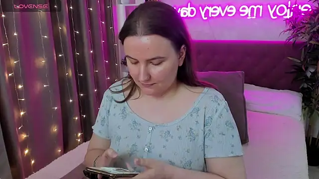 FeralPeach online show from May 1, 2026, 7:35 am