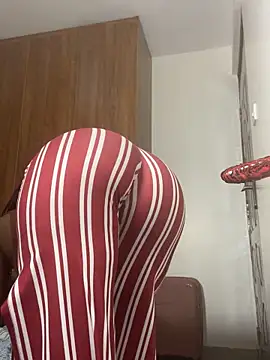 Rose berry online show from September 21, 2025, 6:20 pm