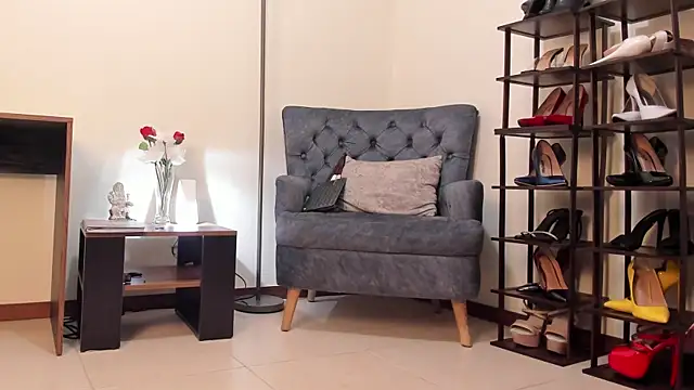 missmabelle online show from March 20, 2025, 11:05 am