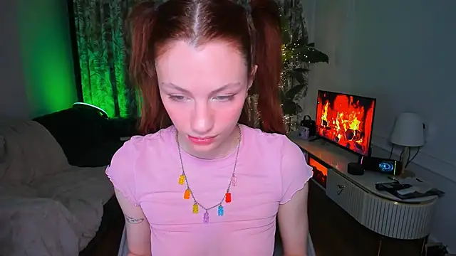 Snapshot of Alyssa_Smitt chatting on January 7, 2026, 11:18 pm Alyssa Smitt online show from January 7, 2026, 11:18 pm