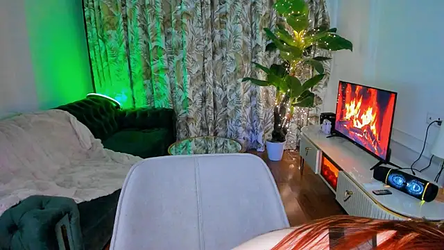 Snapshot of Alyssa_Smitt chatting on January 13, 2026, 11:21 pm Alyssa Smitt online show from January 13, 2026, 11:21 pm