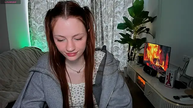 Snapshot of Alyssa_Smitt chatting on June 4, 2026, 2:06 am Alyssa Smitt online show from June 4, 2026, 2:06 am