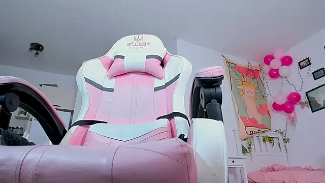 Mia Madden online show from January 27, 2025, 5:25 am