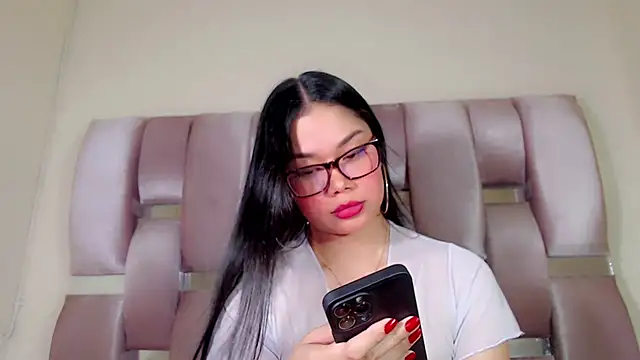 Snapshot of JasmineMoore chatting on July 29, 2026, 9:02 pm JasmineMoore online show from July 29, 2026, 9:02 pm