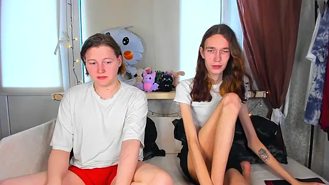 Snapshot of Calvin_and_Kevin chatting on October 17, 2025, 4:48 am Calvin and Kevin online show from October 17, 2025, 4:48 am