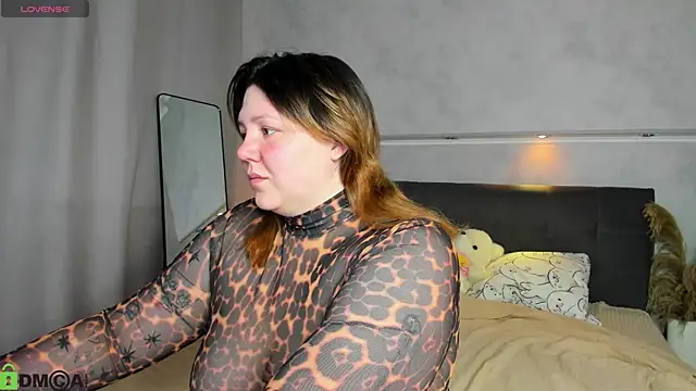 Snapshot of Ruth_Oliver chatting on June 5, 2026, 1:12 am Ruth Oliver online show from June 5, 2026, 1:12 am