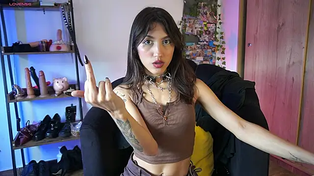 MissKorah online show from November 19, 2025, 7:25 pm