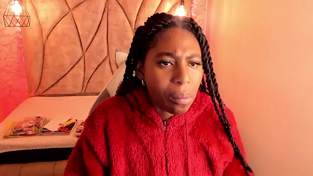 Snapshot of Queen_perla_ chatting on March 14, 2025, 12:40 pm Queen perla online show from March 14, 2025, 12:40 pm