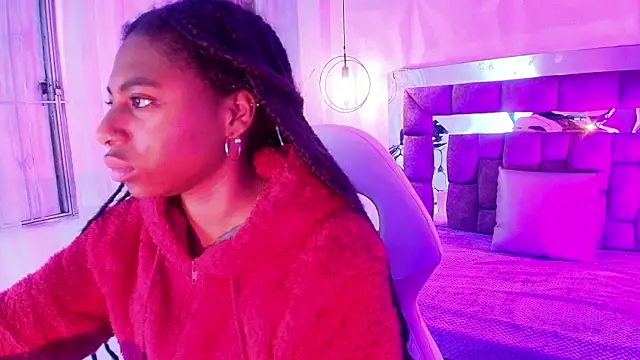 Queen perla  online show from June 30, 2026, 12:39 pm